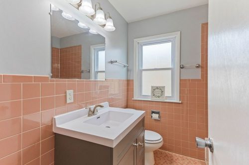 8150 Sacramento, Chicago IL 60655-2302 exterior