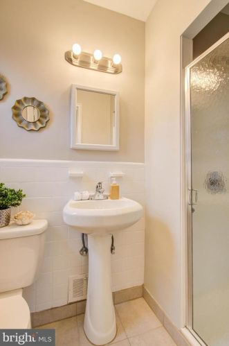 1601 Sanford Rd, Silver Spring MD 20902-4007 exterior