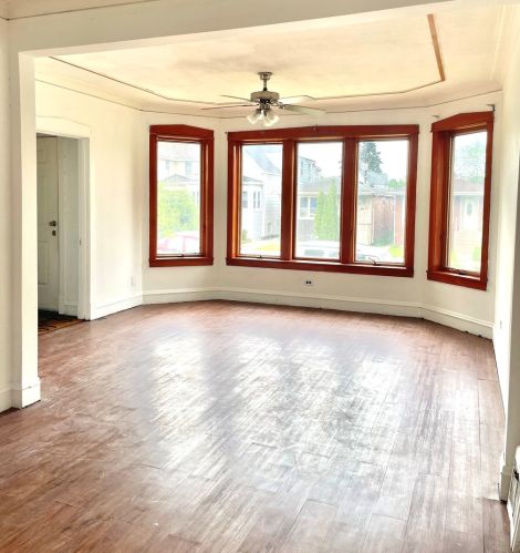 3725 61st St, Chicago, IL 60629-3923