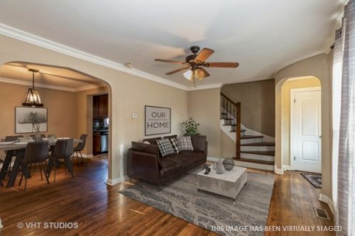 9001 Crandon Ave, Chicago, IL 60617-3808