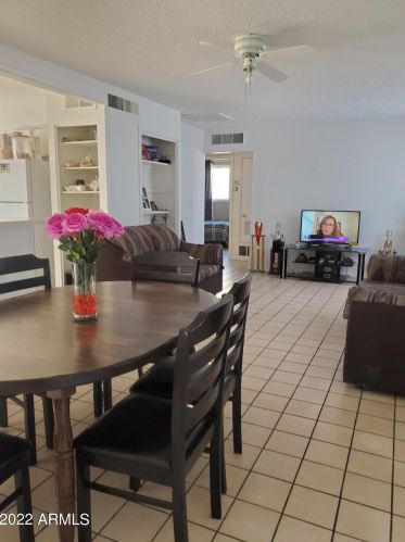 2319 48th Dr, Phoenix, AZ 85035-2131