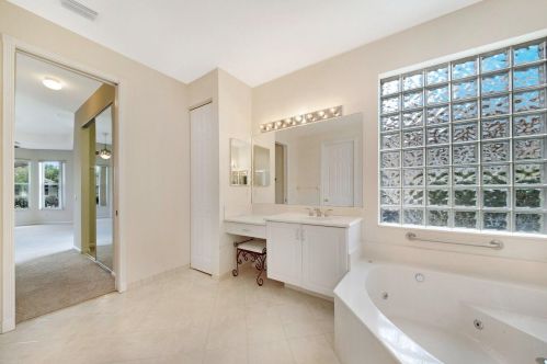 7303 Lahana Cir, Boynton Beach FL 33437-7174 exterior