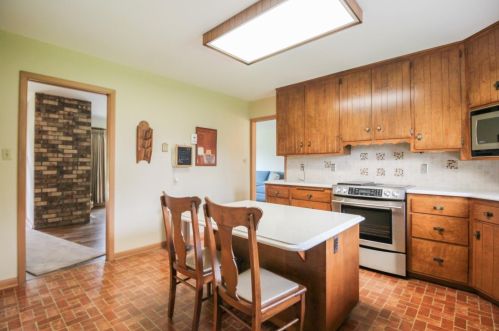 233 Spaulding St, Watertown WI 53098-1924 exterior