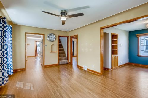 1051 Cumberland St, Saint Paul MN 55117-4870 exterior