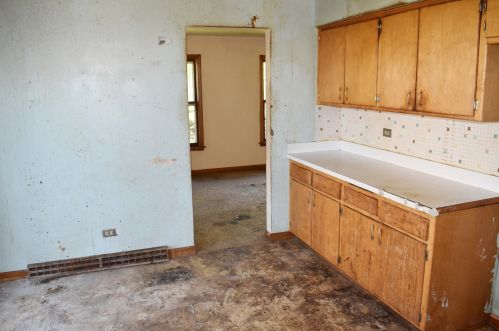 2222 Beechwood Rd, Joliet IL 60432-1504 exterior