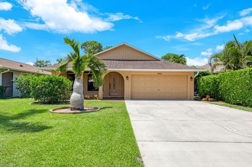 644 94th Ave, Naples, FL 34108-2447