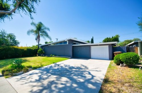 511 Rosslynn Ave, Fullerton CA  92832-2725 exterior