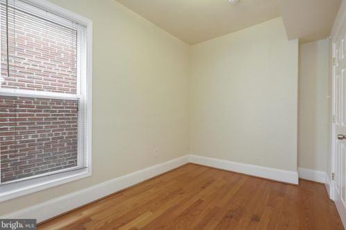 805 T St, Washington DC 20001-3127 exterior