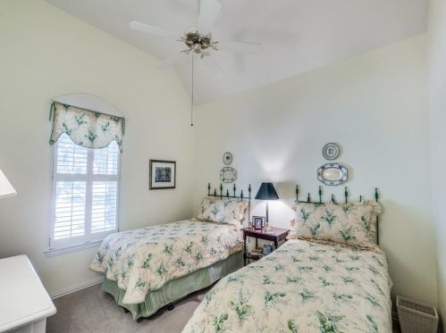 7123 Elm Creek Ln, Dallas TX  75252-2770 exterior