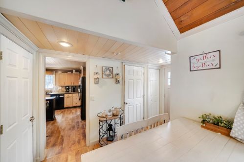 17 Hooksett Tpke, Concord NH  03304-4415 exterior