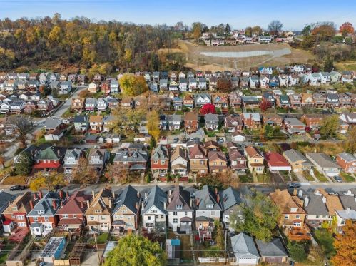 1624 Jancey St, Pittsburgh PA  15206-1327 exterior