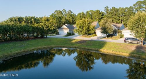 29 Mystic Point Dr, Bluffton SC 29909-2073 exterior