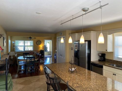 758 95th Ave, Naples FL 34108-2457 exterior