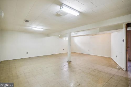 1904 Lewis Ave, Rockville MD 20851-2330 exterior