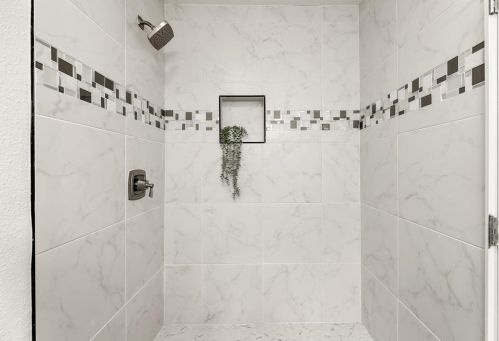 2850 Fls Dr, Dallas TX 75211-9008 exterior