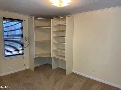 2087 Whitehall Rd, Meskegon MI 49445-1043 exterior