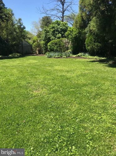 1815 Sherwood Rd, Silver Spring MD 20902-4030 exterior