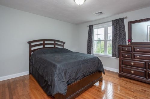 72 Upland St, Worcester MA  01607-1628 exterior