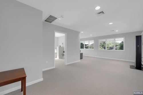 65 Holland Ave, Demarest NJ  07627-2705 exterior