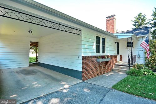 1214 Walnut St, Hanover, PA 17331-1529