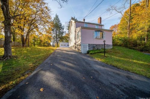 18 Spring St, Poughkeepsie, NY 12601-1447