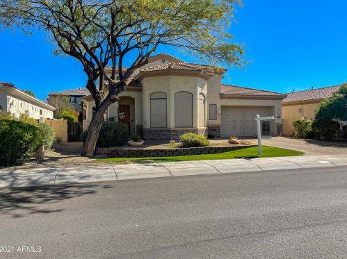 3033 50th St, Phoenix, AZ 85018-7966