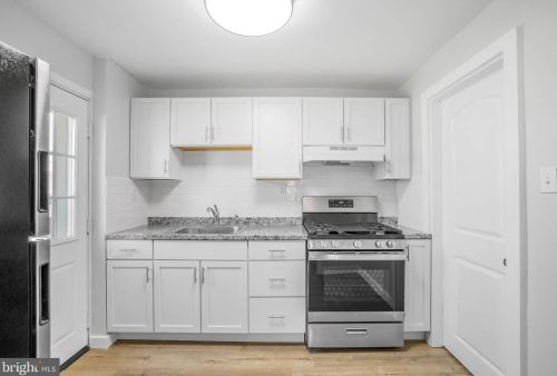 720 Irvington Pl, Chester PA 19013-5213 exterior