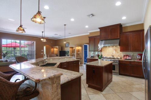 2718 Eagle Dr, Fort Pierce FL 34984-8913 exterior