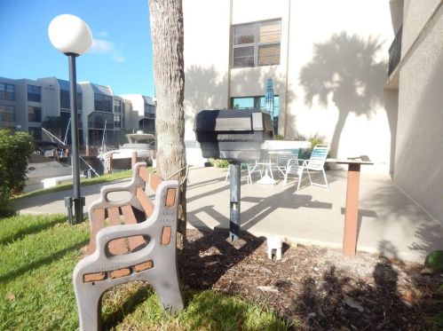 6 Royal Palm Way, Boca Raton FL  33432-7818 exterior