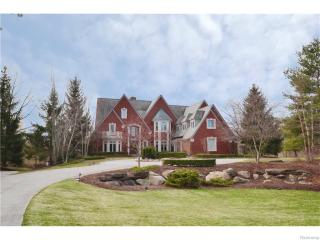 1080 Collins Ct, Rochester, MI 48363-3024