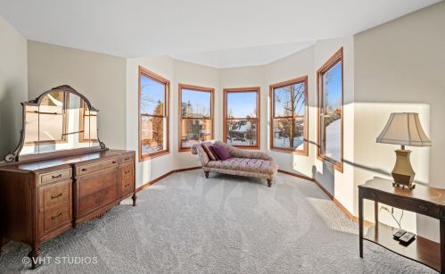 323 Kenmore Ave, Elmhurst IL 60126-3517 exterior