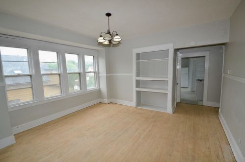 2463 9 Pl, Milwaukee WI 53215-3213 exterior