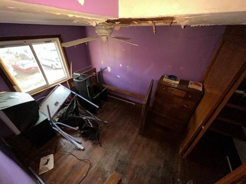 206 Short Canal St, Pittsburgh PA 15215-2127 exterior