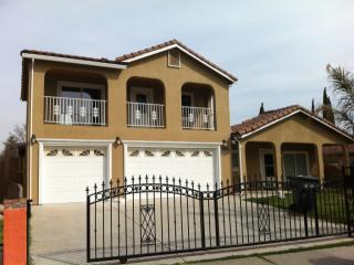 5237 Fitzwilliam Way, Sacramento CA  95823-4121 exterior