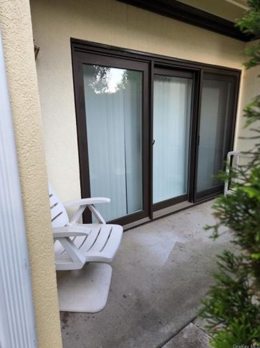 1 Huntington Cir, Peekskill NY 10566-2558 exterior