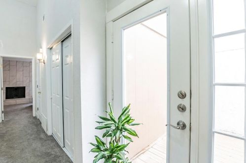 12542 Burninglog Ln, Dallas TX 75243-2118 exterior