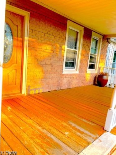 38 Bernard Ave, Edison NJ 08837-3431 exterior