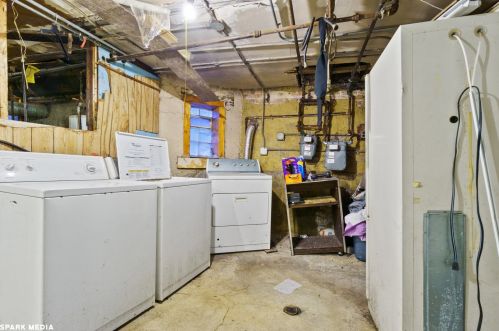 2435 Drake Ave, Chicago IL 60647-2413 exterior