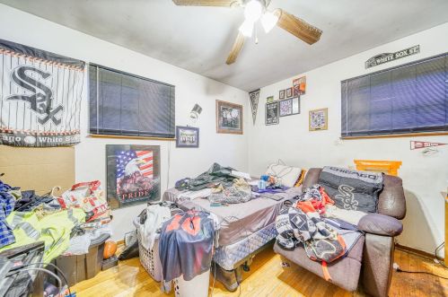 720 Howard Ave, Elmhurst IL 60126-1726 exterior