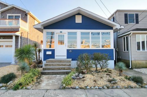 22 Philadelphia Ave, Lavallette, NJ 08735-2344