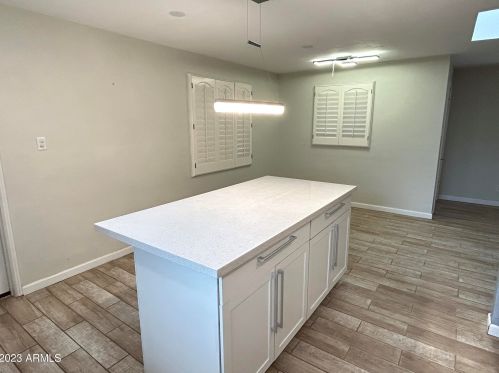 343 Cinnabar Ave, Phoenix AZ  85021-2444 exterior