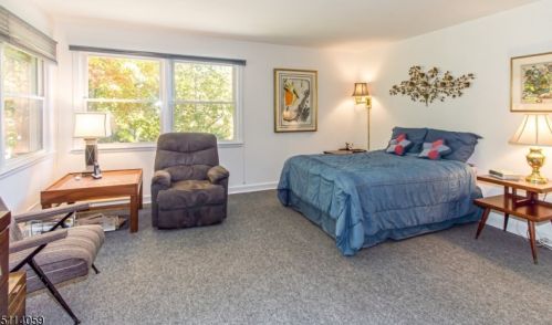 1490 Fox Trl, Mountainside NJ 07092-1301 exterior