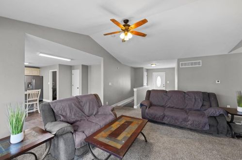 170 Village Circle Dr, Winfield MO 63389-2051 exterior