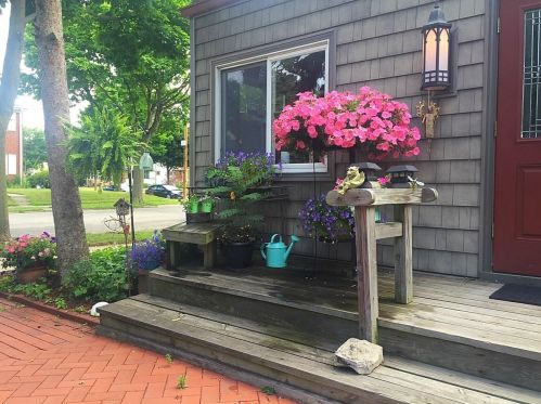 2751 Shr Dr, Milwaukee WI 53207-3007 exterior