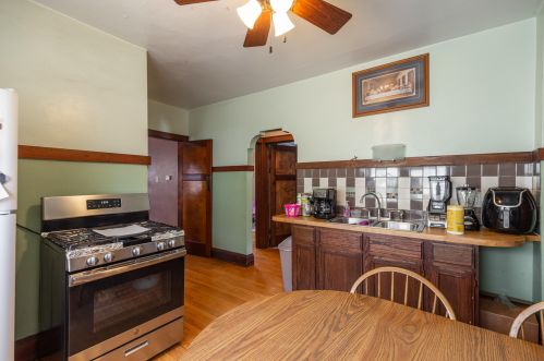 1570 Oklahoma Ave, Milwaukee WI 53207-2939 exterior