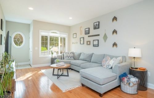 5 Cicely Ct, Sparta NJ  07871-8604 exterior