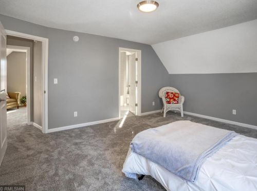 896 6 St, Saint Paul MN 55106-4503 exterior