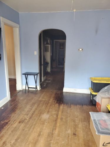 8239 Escanaba Ave, Chicago IL  60617-2120 exterior