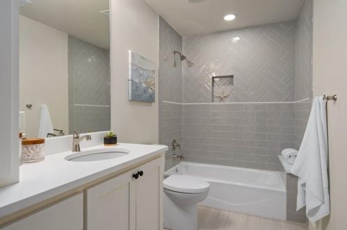 3919 Balcones Dr, Austin TX 78731-5414 exterior