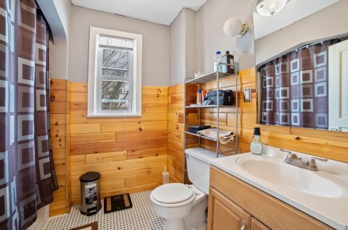 420 7 Ave, Duluth MN 55805-2033 exterior